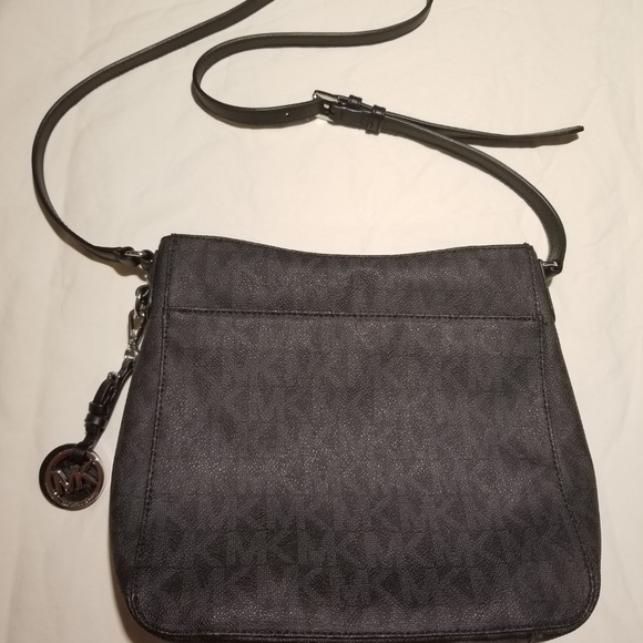 MICHAEL KORS JET SET TRAVEL LARGE MESSENGER CROSSB - Picture 2 of 2